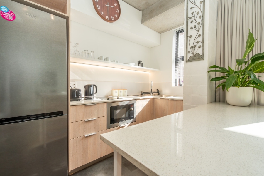 1 Bedroom Property for Sale in Sea Point Western Cape